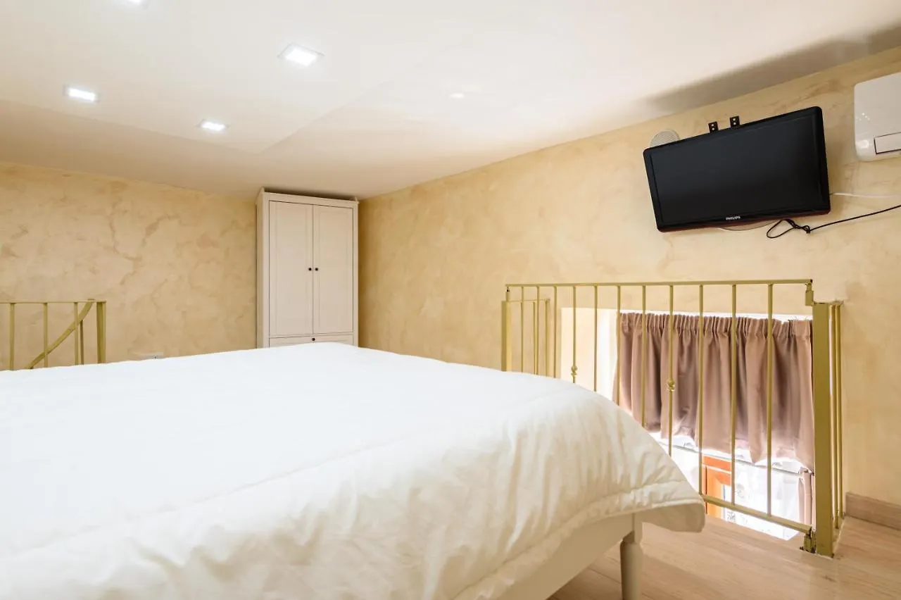 La Magnifica Napoli Apartments Gold House Italy