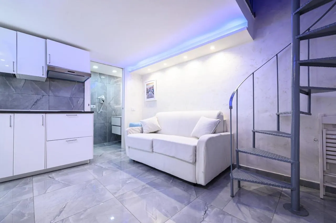 La Magnifica Napoli Apartments Gold House  Naples
