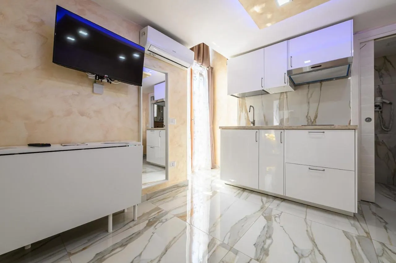 La Magnifica Napoli Apartments Gold House Naples