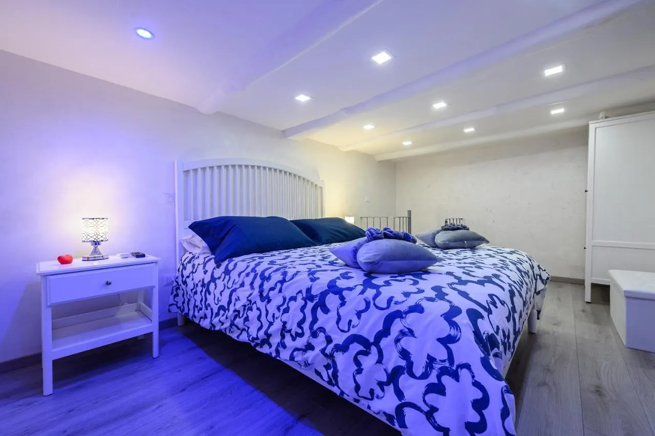 La Magnifica Napoli Apartments Gold House Italy
