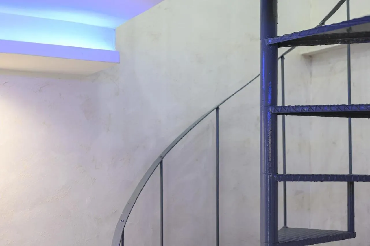 La Magnifica Napoli Apartments Gold House 0*, Naples Italy